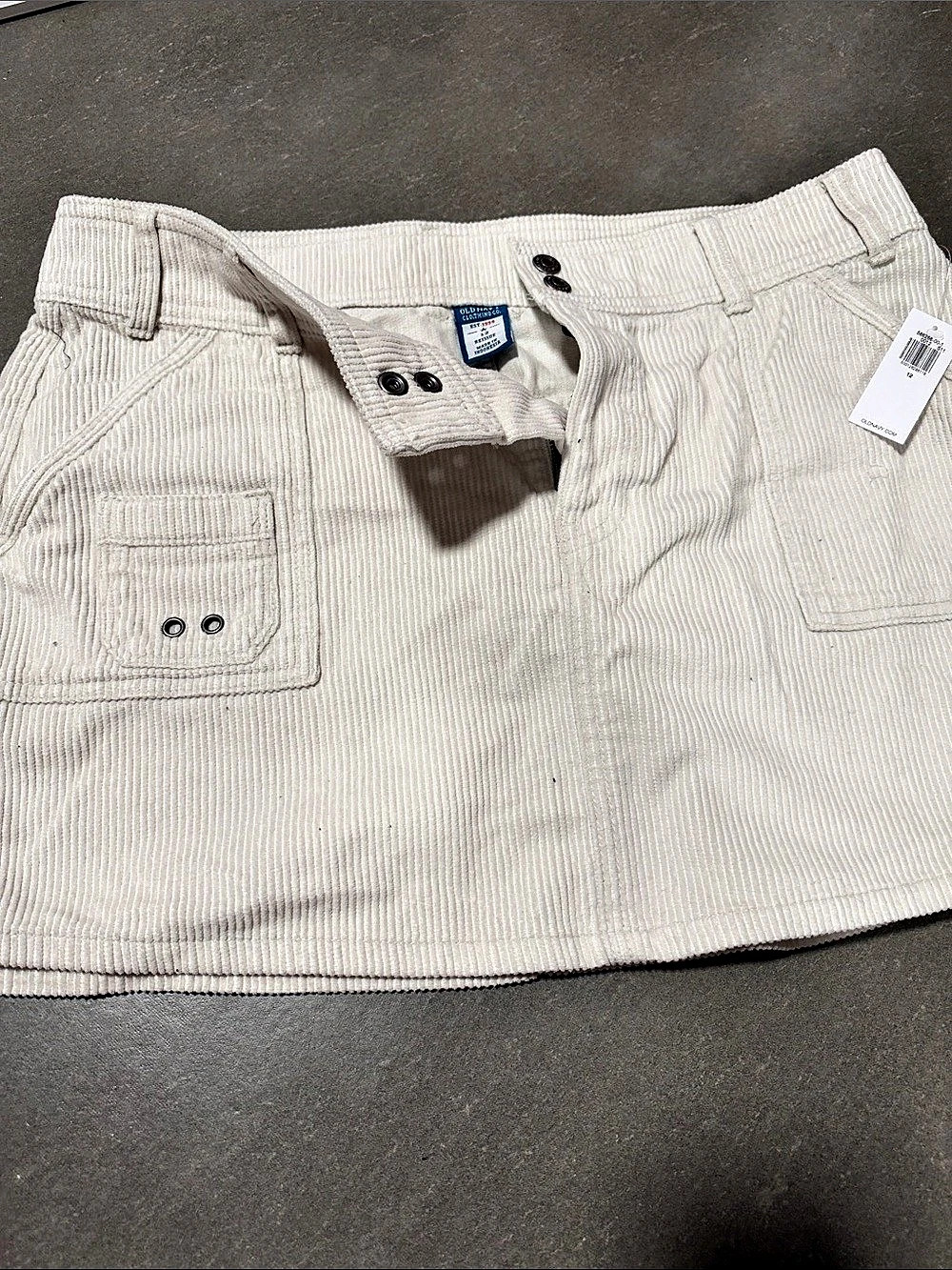 Old Navy Corduroy Cargo Shorts Cargo Corduroy Shorts in Cream Size 12 NWT